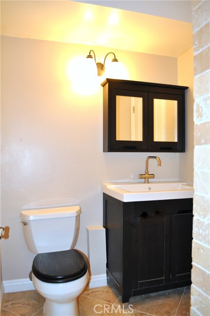12700 Newport Avenue, Tustin CA: https://media.crmls.org/medias/be421fe6-300b-41f5-96c8-39d68ecc001a.jpg