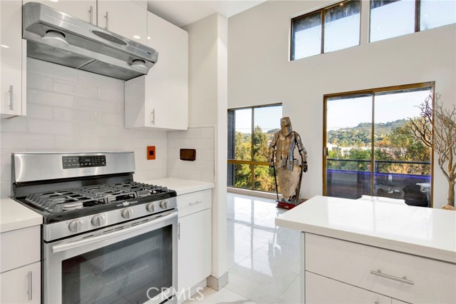 Detail Gallery Image 8 of 37 For 13331 Moorpark St #319,  Sherman Oaks,  CA 91423 - 2 Beds | 2 Baths