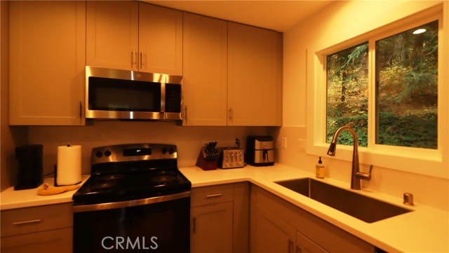 Detail Gallery Image 10 of 21 For 15815 Bottle Rock, Cobb,  CA 95426 - 2 Beds | 1 Baths