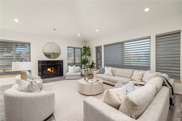 3141 Hillrose Dr, Rossmoor CA: https://media.crmls.org/medias/be4340da-5c91-4552-9273-2e725da9b8cb.jpg