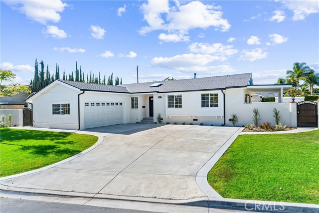 18011 Theodora Drive, Tustin CA: https://media.crmls.org/medias/be44a904-c8a7-4286-aed0-05227bd8f29f.jpg