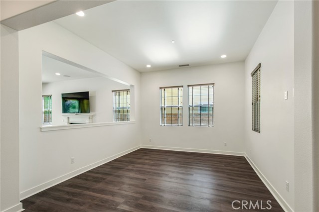 731 E Orange Blossom Way, Azusa CA: https://media.crmls.org/medias/be45d9b2-8757-4ee1-994f-b9b6ecc88005.jpg