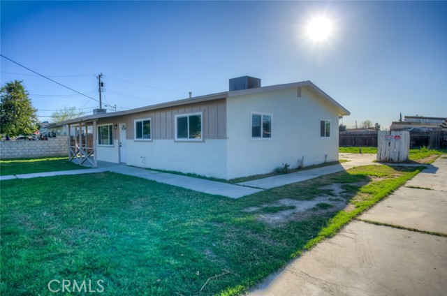 Detail Gallery Image 4 of 39 For 2701 Houchin, Bakersfield,  CA 93304 - 4 Beds | 2 Baths
