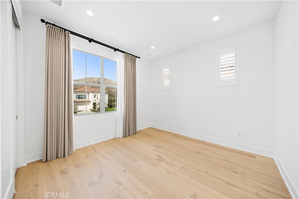 MLS #OC25246259 image #34