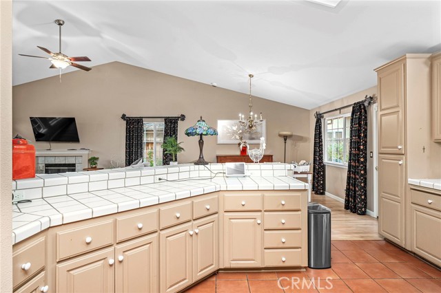 Detail Gallery Image 14 of 48 For 14 Knotts Glen Ct, Chico,  CA 95926 - 3 Beds | 2 Baths