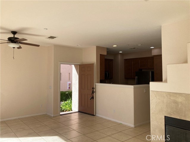 Detail Gallery Image 4 of 10 For 25039 Quince Hill St #1,  Murrieta,  CA 92562 - 3 Beds | 2/1 Baths