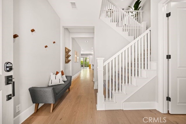 Detail Gallery Image 4 of 27 For 90 Rockinghorse, Irvine,  CA 92602 - 4 Beds | 4/1 Baths