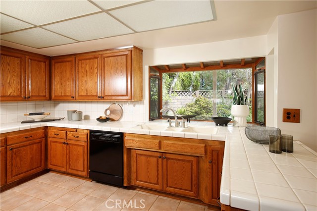 3950 Hamilton Lane, La Crescenta CA: https://media.crmls.org/medias/be4b1385-f7e5-4828-a04f-4d510c1dcfb0.jpg