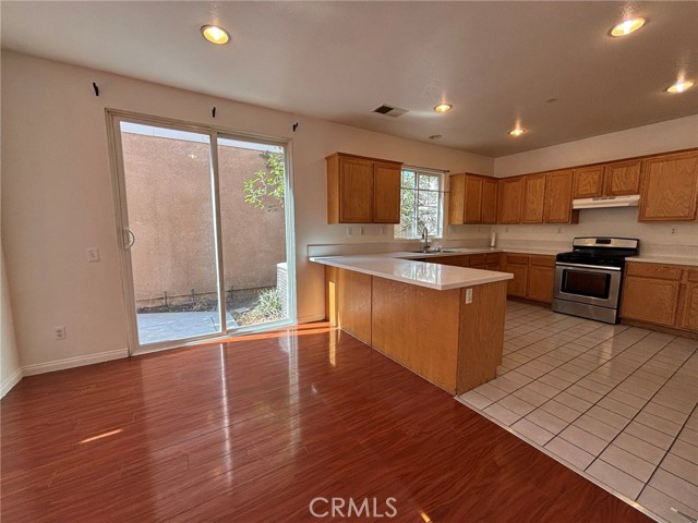 Detail Gallery Image 4 of 26 For 1890 Flint, Riverside,  CA 92501 - 3 Beds | 2/1 Baths