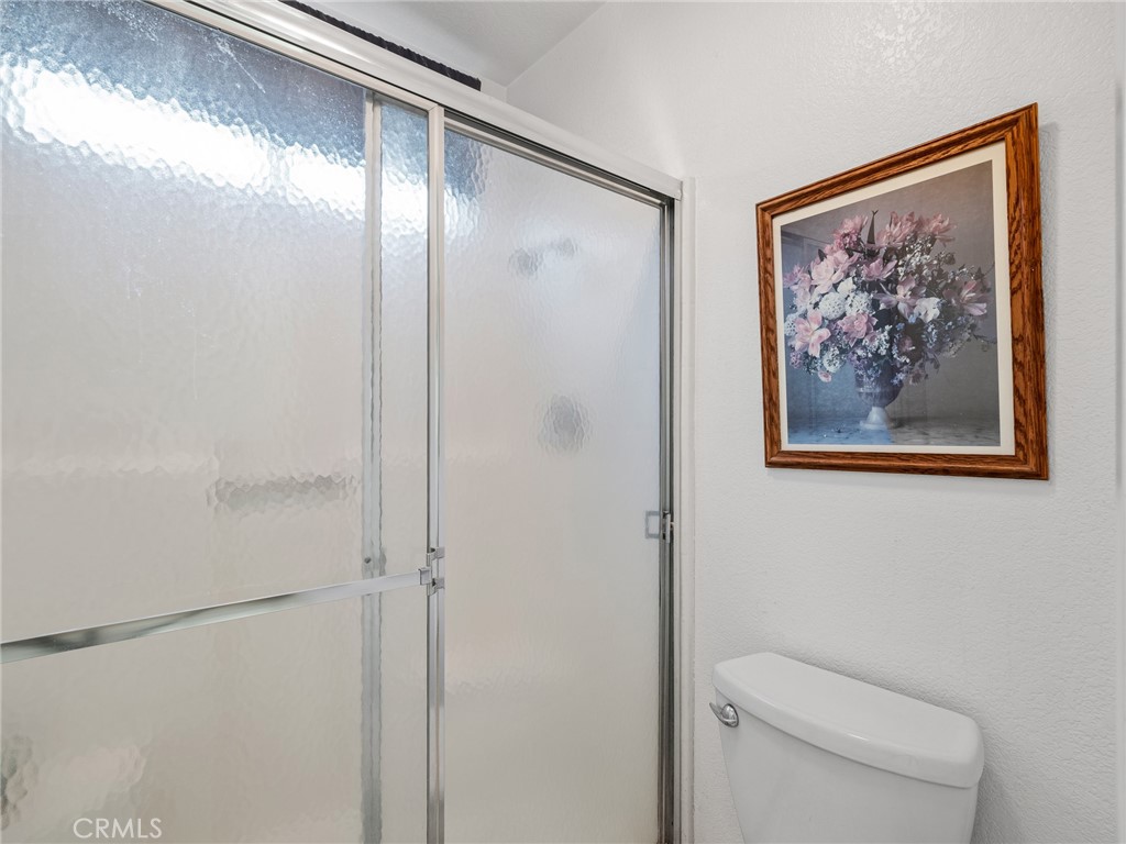 https://media.crmls.org/medias/be4b965d-75ae-44b8-a0f8-09182278d349.jpg?preset=X-Large