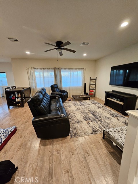 Detail Gallery Image 6 of 23 For 24199 Blackberry, Murrieta,  CA 92562 - 5 Beds | 3 Baths