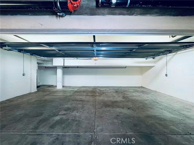 Detail Gallery Image 32 of 34 For 118 N Allen Ave. #4,  Pasadena,  CA 91106 - 3 Beds | 3 Baths