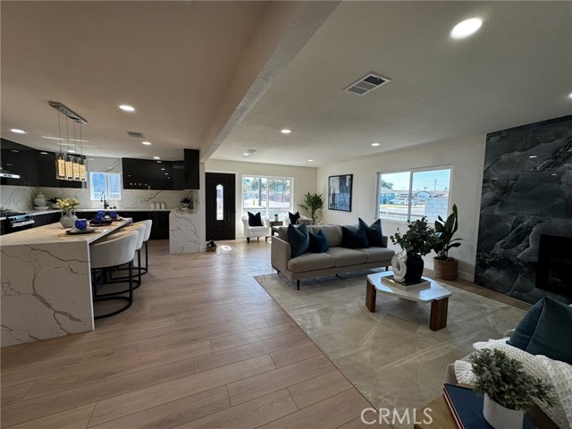 Detail Gallery Image 8 of 27 For 13502 Jackson St, Westminster,  CA 92683 - 5 Beds | 3 Baths
