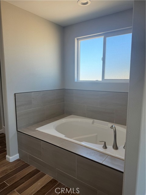 17995 Seaforth Street, Hesperia CA: https://media.crmls.org/medias/be4c1bff-80e3-4d4d-a682-897a7e70fb08.jpg