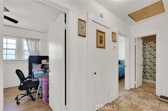 Detail Gallery Image 8 of 19 For 5413 Meridian St, Los Angeles,  CA 90042 - 3 Beds | 1 Baths