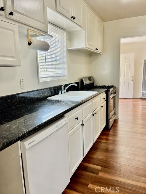 430 W 19th STREET Street, San Pedro CA: https://media.crmls.org/medias/be4c5f54-531d-461e-bf8c-4a5370aefb79.jpg