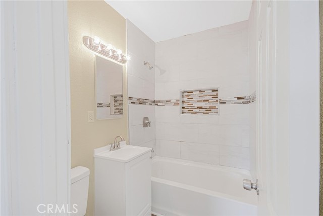 Detail Gallery Image 11 of 18 For 275 E Avenue P4, Palmdale,  CA 93550 - 3 Beds | 2 Baths
