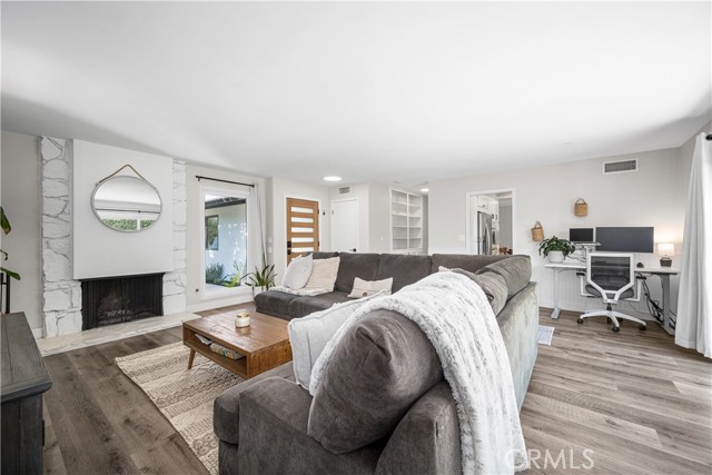 Detail Gallery Image 12 of 54 For 3600 Lama Ave, Long Beach,  CA 90808 - 3 Beds | 2 Baths