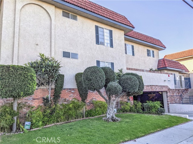 13535 Yukon AVE Unit: 14