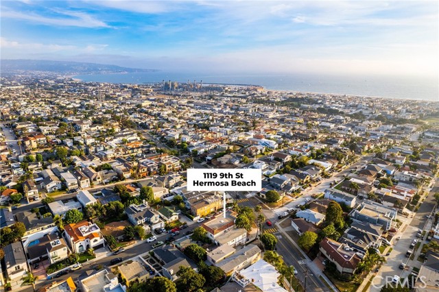 1119 9th Street, Hermosa Beach, California 90254, 5 Bedrooms Bedrooms, ,2 BathroomsBathrooms,Residential,Sold,9th,SB22164330