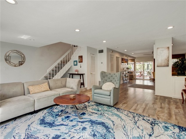 Detail Gallery Image 6 of 29 For 6587 E via Fresco, Anaheim Hills,  CA 92807 - 3 Beds | 3 Baths