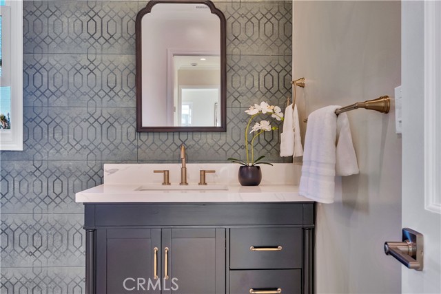 Detail Gallery Image 34 of 66 For 4001 4001 Pine, Long Beach,  CA 90807 - 5 Beds | 5 Baths