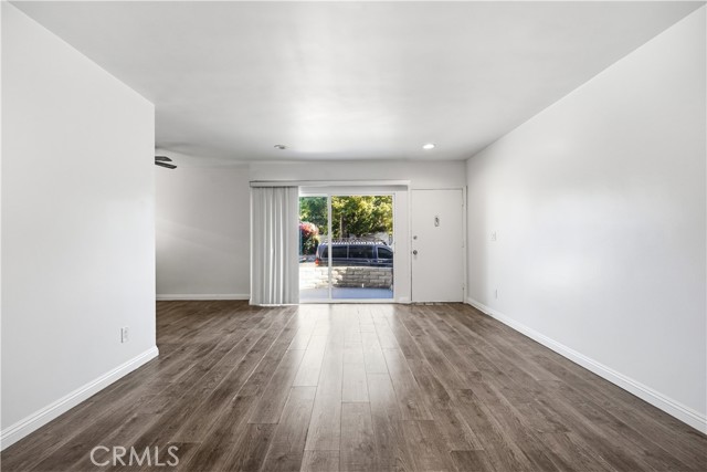 10715 Moorpark ST Unit: 1