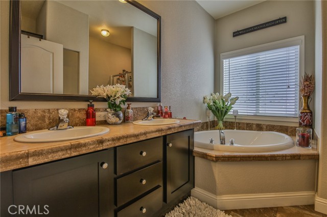 Detail Gallery Image 16 of 39 For 3595 Santa Fe Avenue, #302, Long Beach,  CA 90810 - 3 Beds | 2 Baths
