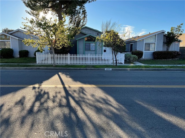 Detail Gallery Image 1 of 23 For 1605 Huntington St, Huntington Beach,  CA 92648 - 2 Beds | 2 Baths