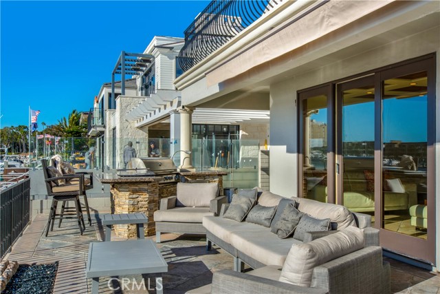 Detail Gallery Image 27 of 53 For 323 via Lido Soud, Newport Beach,  CA 92663 - 4 Beds | 3/1 Baths