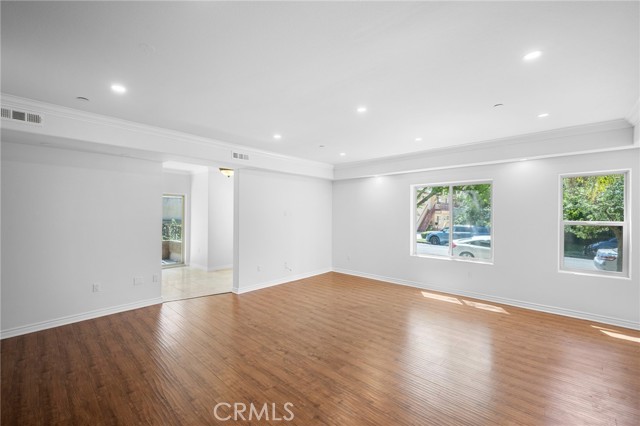 345 W Loraine Street, Glendale CA: https://media.crmls.org/medias/be5209e6-ee70-45b8-ad12-548d68483d5e.jpg