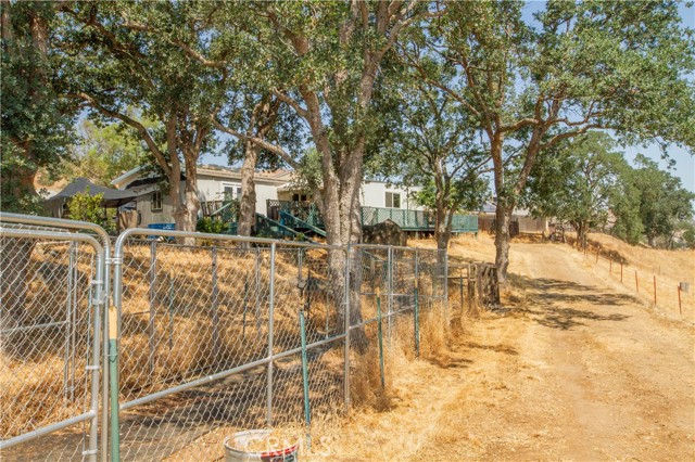 35032 George Smith Road, Squaw Valley CA: https://media.crmls.org/medias/be52166a-dda9-46e1-9730-1cbbd7856e43.jpg