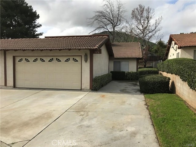 5076 Los Olivos Way, Riverside, CA 92505