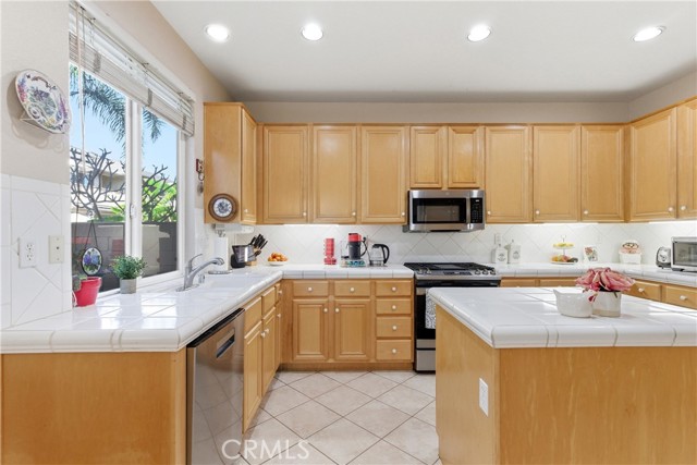 Detail Gallery Image 10 of 38 For 7814 Orchid, Huntington Beach,  CA 92648 - 4 Beds | 2/1 Baths