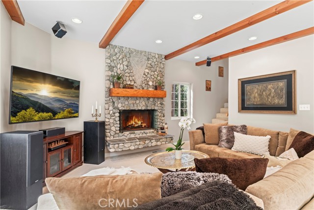 Detail Gallery Image 8 of 72 For 197 Massive Rd, Lake Arrowhead,  CA 92317 - 4 Beds | 3/1 Baths