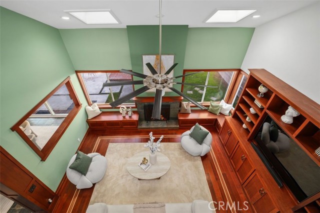 9 Aberdeen st, Irvine CA: https://media.crmls.org/medias/be53e771-6b22-411a-9b31-1a4e09937ec4.jpg
