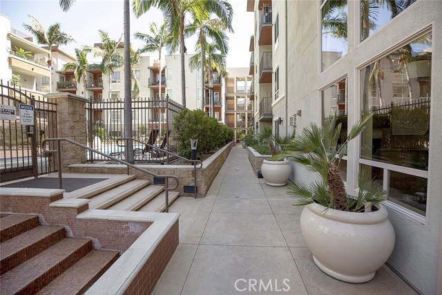100 S Alameda Street, Los Angeles CA: https://media.crmls.org/medias/be53efda-de2b-40d8-9ee8-d30b9105d18e.jpg