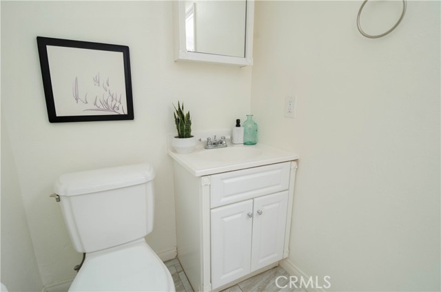 19152 Avenue Of The Oaks, Newhall CA: https://media.crmls.org/medias/be551349-9c80-474e-81ba-bc8ddf55dcc9.jpg