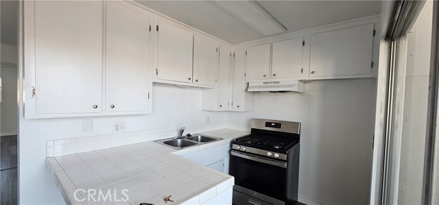 102 Avenida San Fernando, San Clemente CA: https://media.crmls.org/medias/be55766a-fdb4-4e3d-a318-0cef10ff30c5.jpg