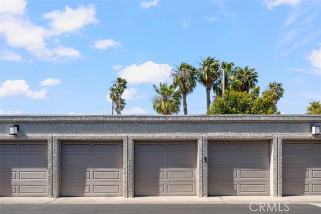 4822 Tiara, Huntington Beach CA: https://media.crmls.org/medias/be56bd26-923c-4c46-810a-d8e42e844d83.jpg