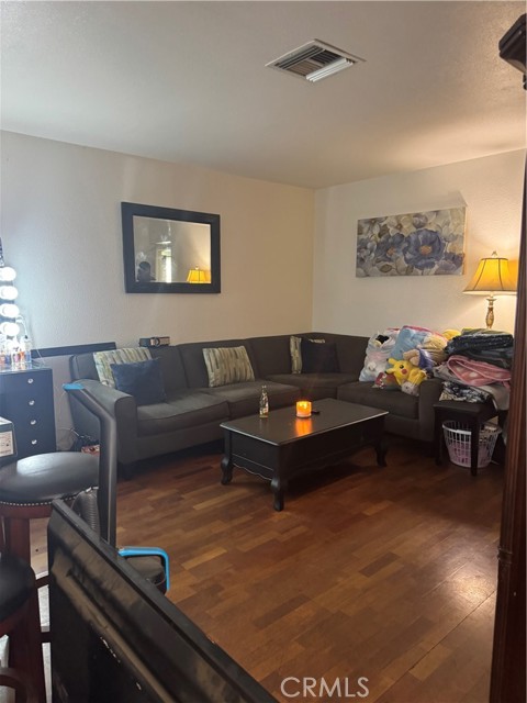 Detail Gallery Image 5 of 13 For 2135 Down, Riverside,  CA 92507 - – Beds | – Baths