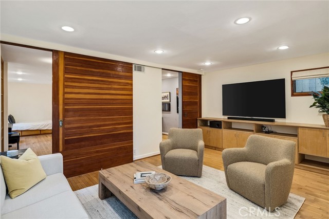 1204 19th Street, Hermosa Beach, California 90254, 3 Bedrooms Bedrooms, ,2 BathroomsBathrooms,Residential,Sold,19th,SB25046452