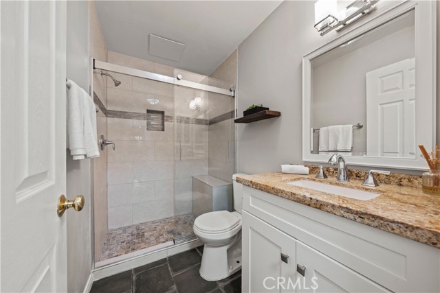 Detail Gallery Image 15 of 27 For 5215 Balboa Bld #203,  Encino,  CA 91316 - 2 Beds | 2 Baths