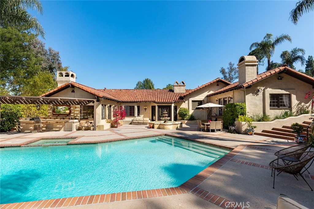 9 Maverick Lane