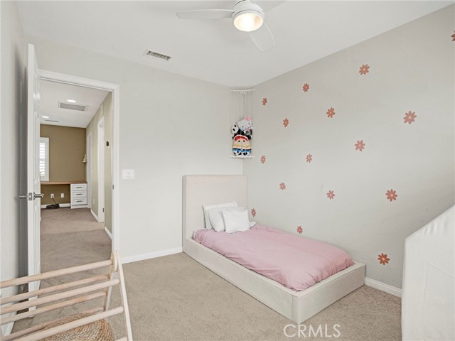 Detail Gallery Image 23 of 38 For 27027 Mountain Willow Ln, Canyon Country,  CA 91387 - 3 Beds | 2/1 Baths