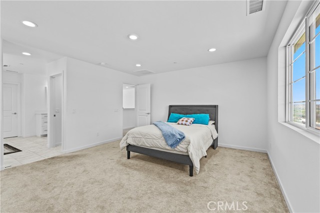 Image 22 of 44 For 36780 Arietta Way