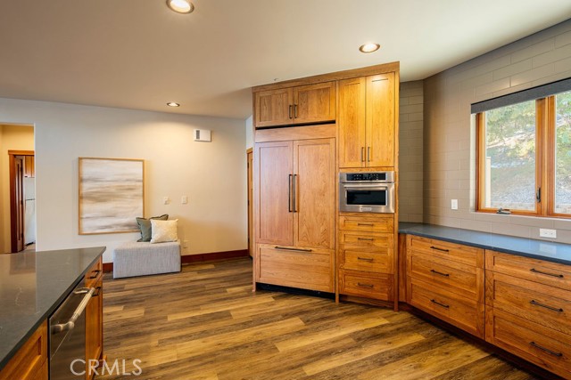 Detail Gallery Image 10 of 32 For 44677 Lakeview Ave, Shaver Lake,  CA 93664 - 5 Beds | 5/1 Baths