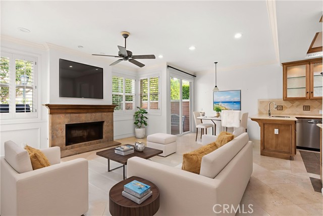 6121 Greenbrier Drive, Huntington Beach CA: https://media.crmls.org/medias/be59d8c7-a306-4da7-889f-67a6638660ee.jpg