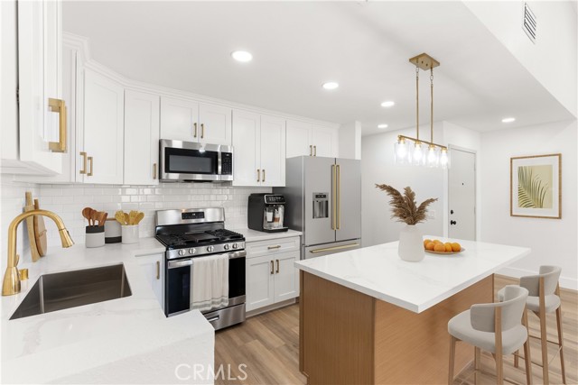 Detail Gallery Image 1 of 32 For 87 Tennessee St #C,  Redlands,  CA 92373 - 2 Beds | 2/1 Baths