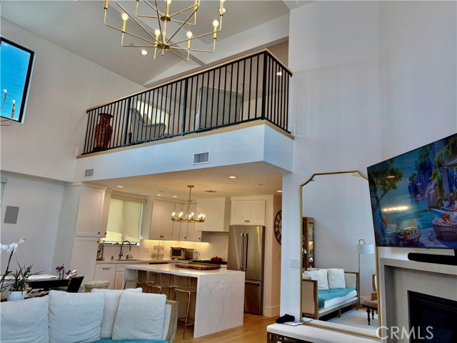 Detail Gallery Image 5 of 43 For 2621 Gates Ave #B,  Redondo Beach,  CA 90278 - 4 Beds | 3 Baths